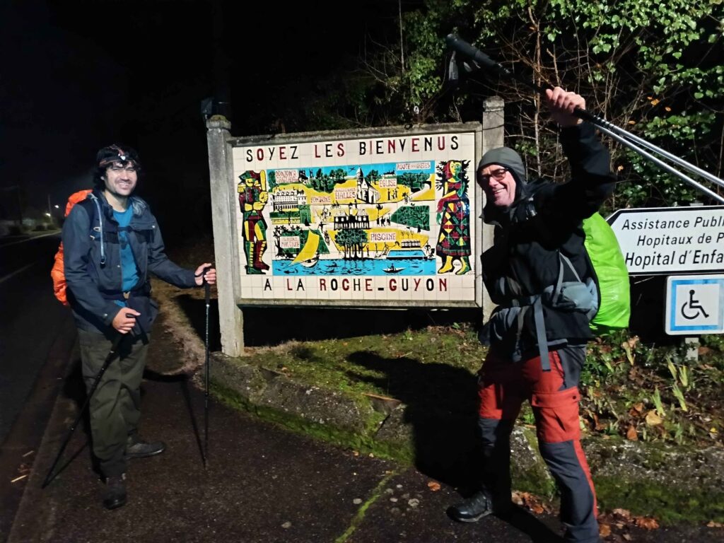 Arrivée de nuit à La Roche Guyon